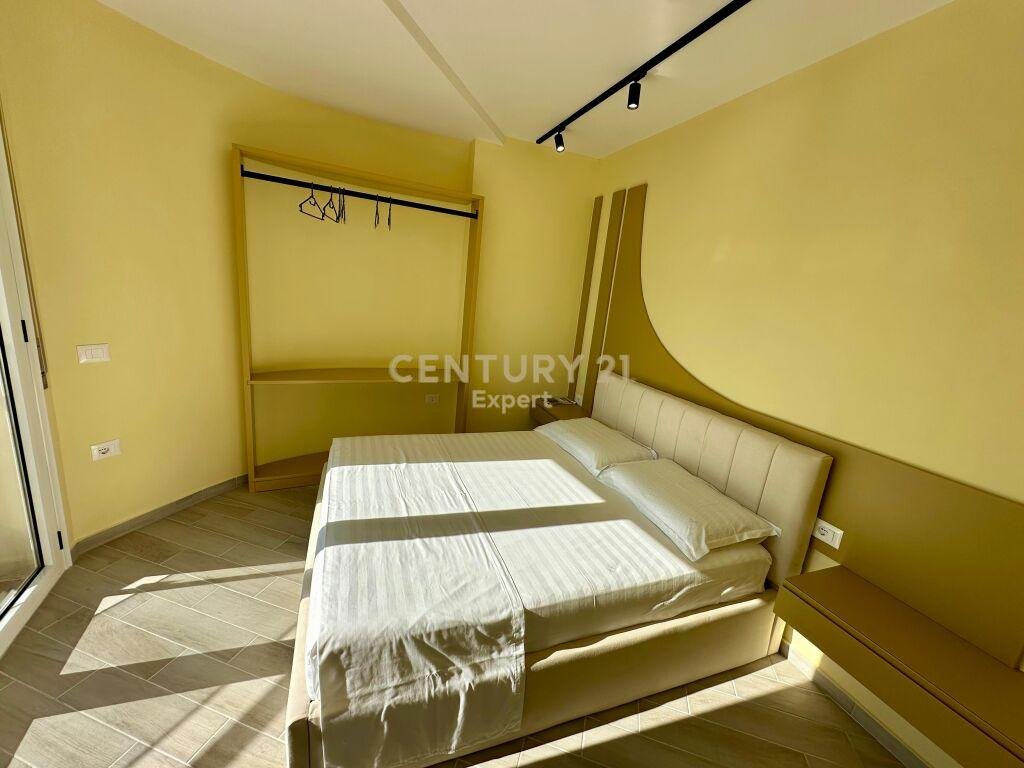 Apartamento 1+1 com estacionamento para alugar em lungomare