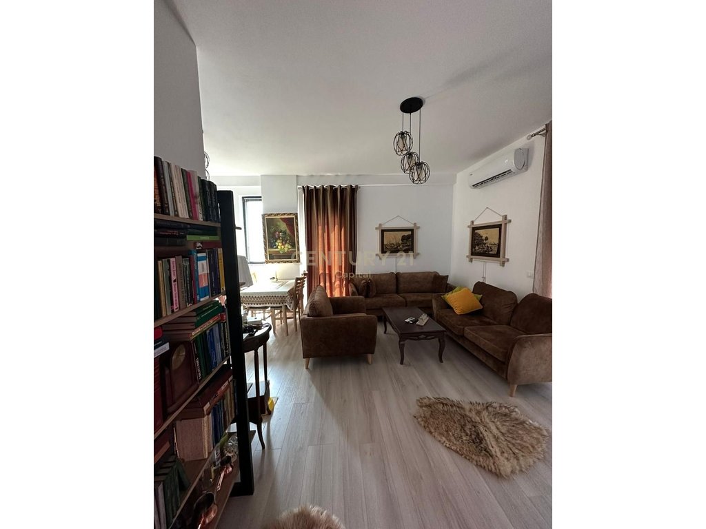 Super wohnung 2+1+2 komplett möbliert, in der nähe von restorant durrësi, Tirana