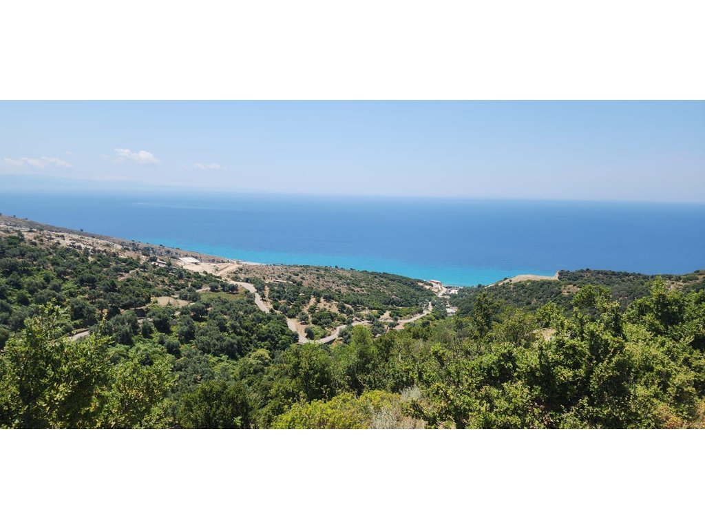 Terreno di 3710 m² a qeparo