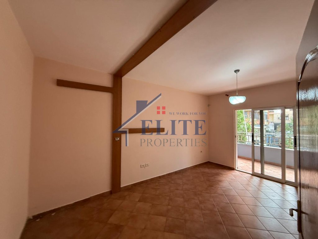Komuna e Parisit, appartement 1+1 à vendre
