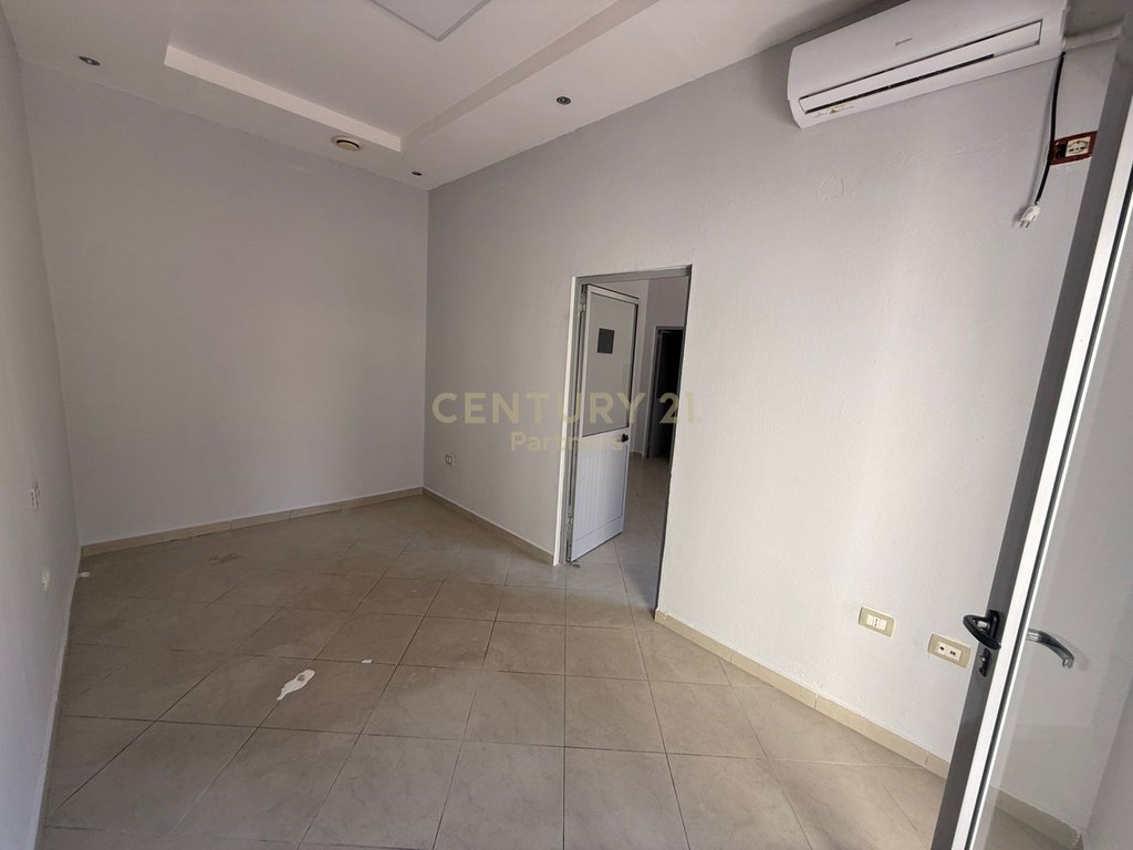 Gewerbefläche 1+1 zur miete in der nähe der fortuzi-straße, Tirana - (8)