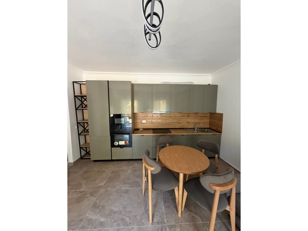 Wohnung 1+1 zum verkauf mit abstellraum + balkon in shkemb kavaje!