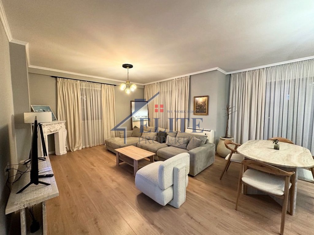 Zogu i zi, apartament 2+1 me qira