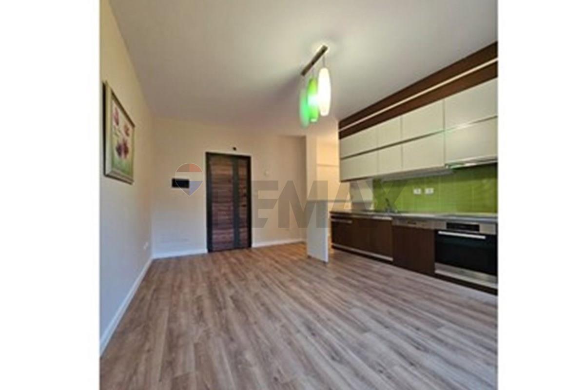 Shitet apartament 1+1 tek mine peza (2)