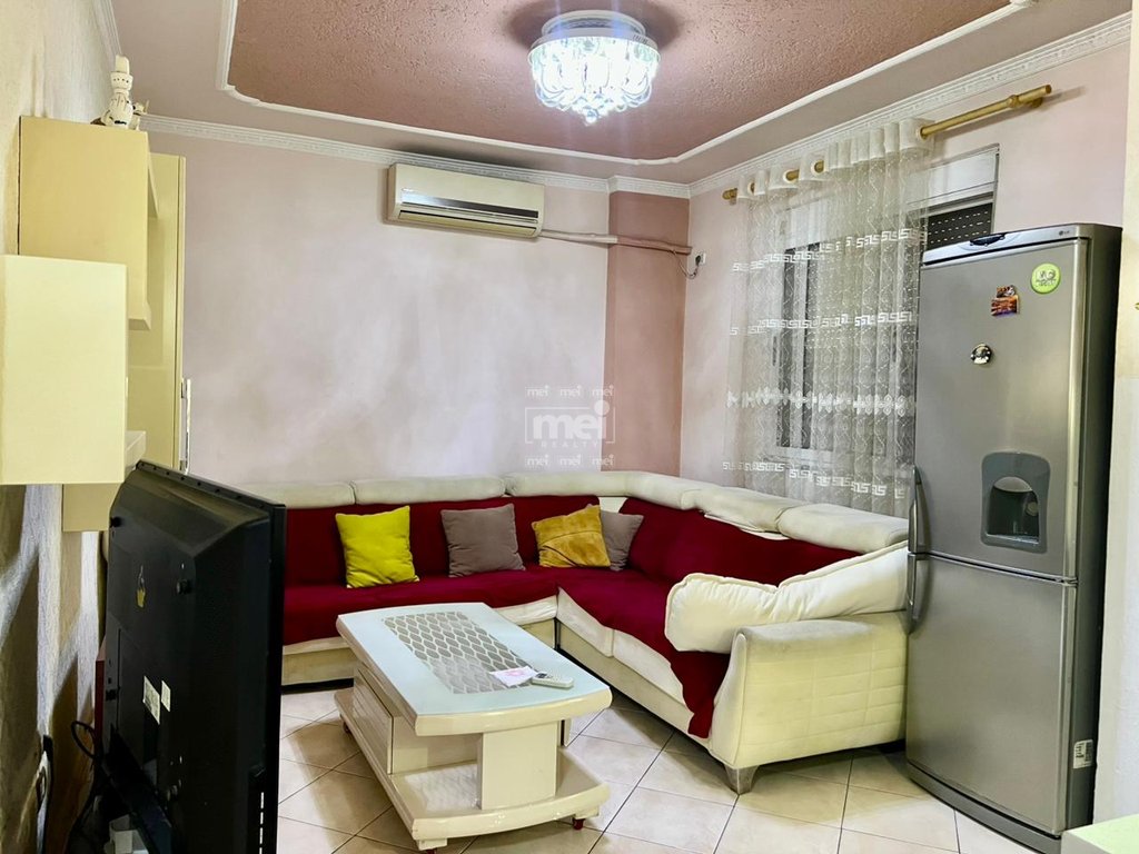 Jepet me qira apartament 2+1 prane ujesjellesit, durres!