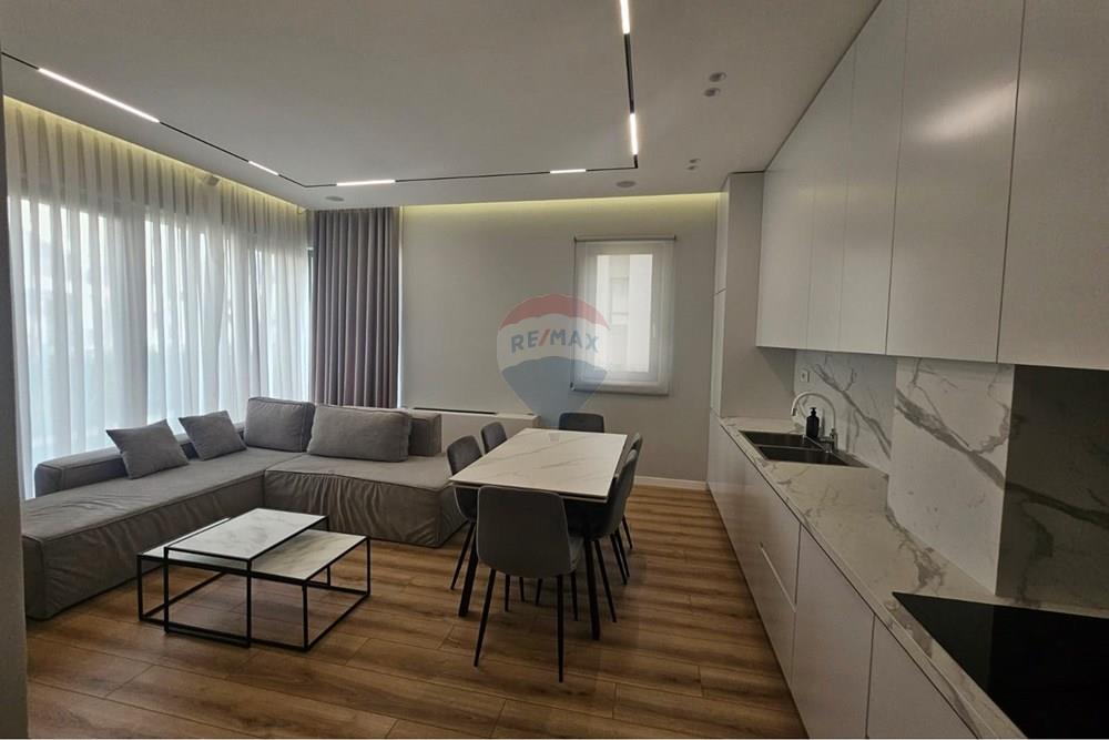 Appartamento 3+1 in affitto con posto auto in una residenza di élite vicino al lago thate!