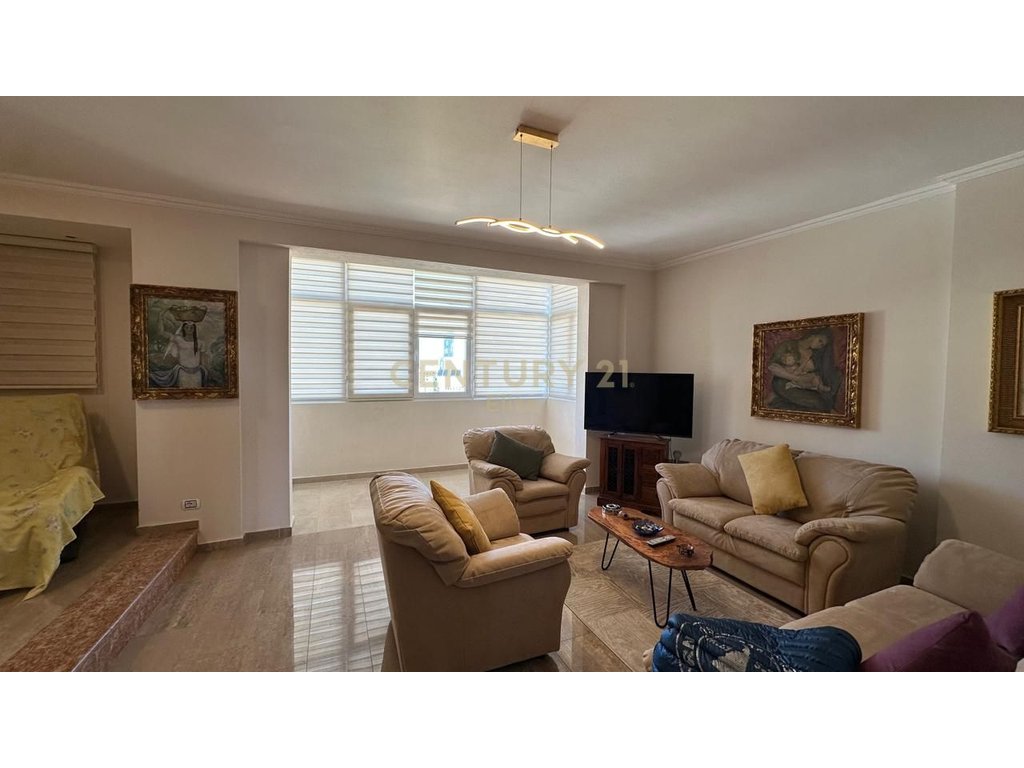 Zum verkauf, 2+1+2 wohnung, barrikadave straße