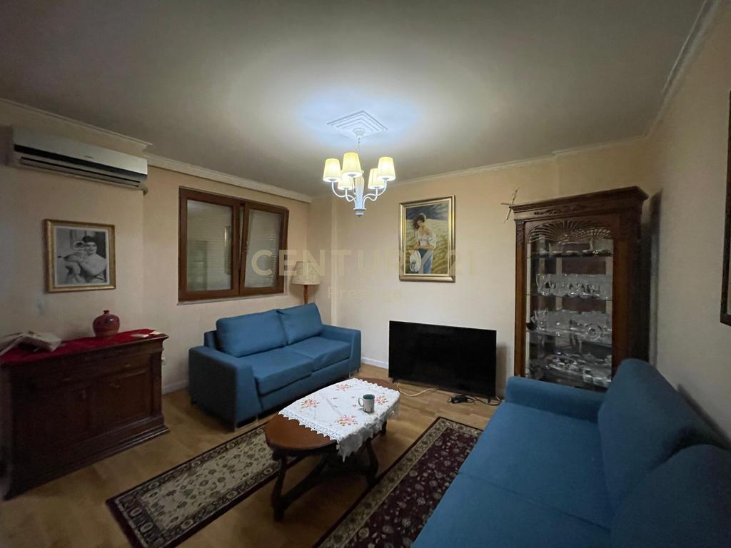 Zum verkauf, 2+1+2 wohnung, barrikadave straße