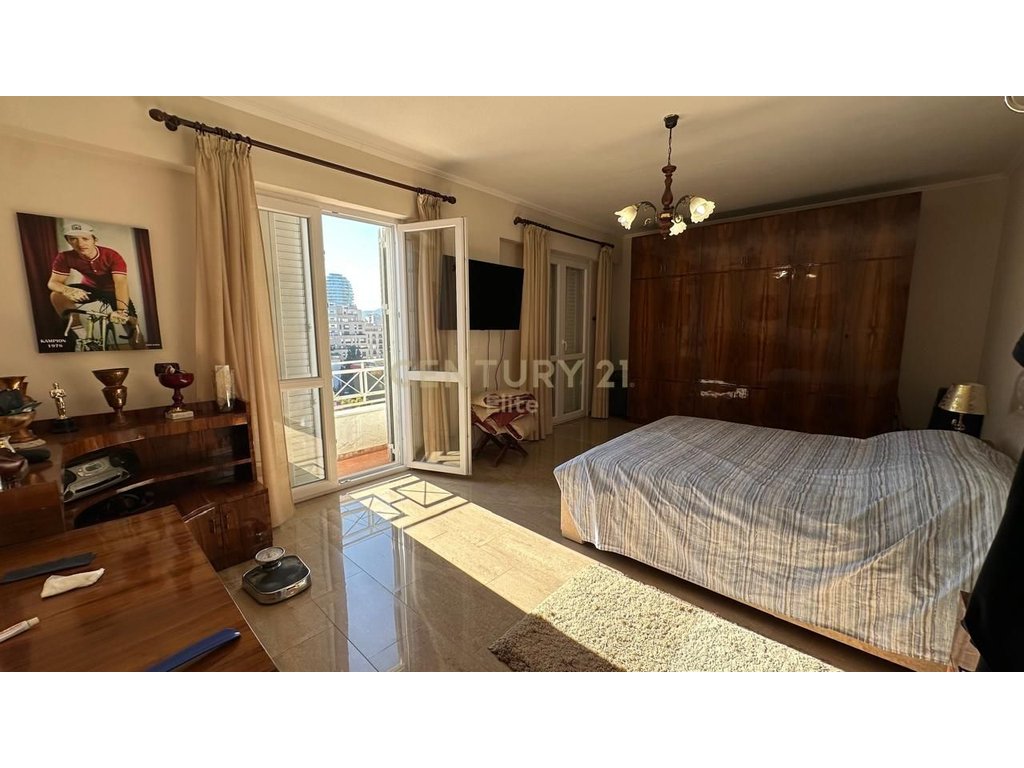 Zum verkauf, 2+1+2 wohnung, barrikadave straße