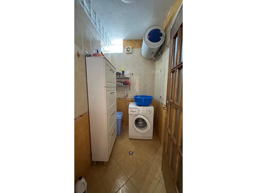 Zum verkauf, 2+1+2 wohnung, barrikadave straße