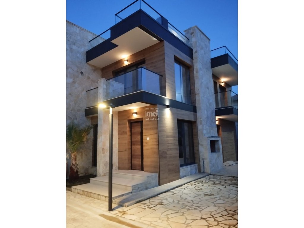 Villa duplex à vendre à golem !