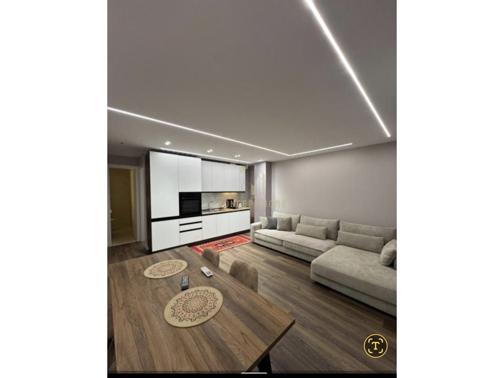 Jepet me qera apartament 1+1 te bulevardi zogu i pare/800euro