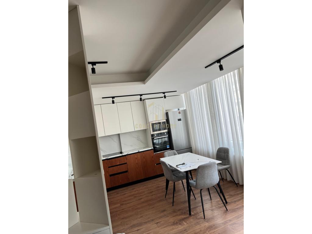 Jepet me qera apartment 2+1+2 tek komuna parisit