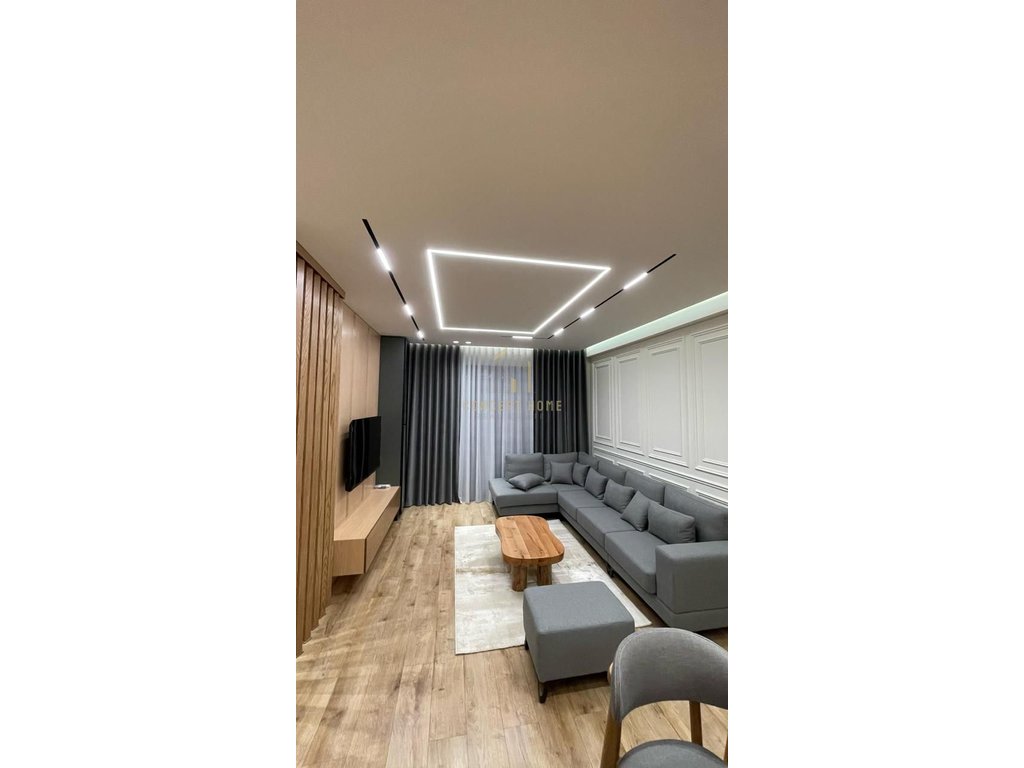 Jepet me qera apartment 2+1+2 tek liqeni i thate