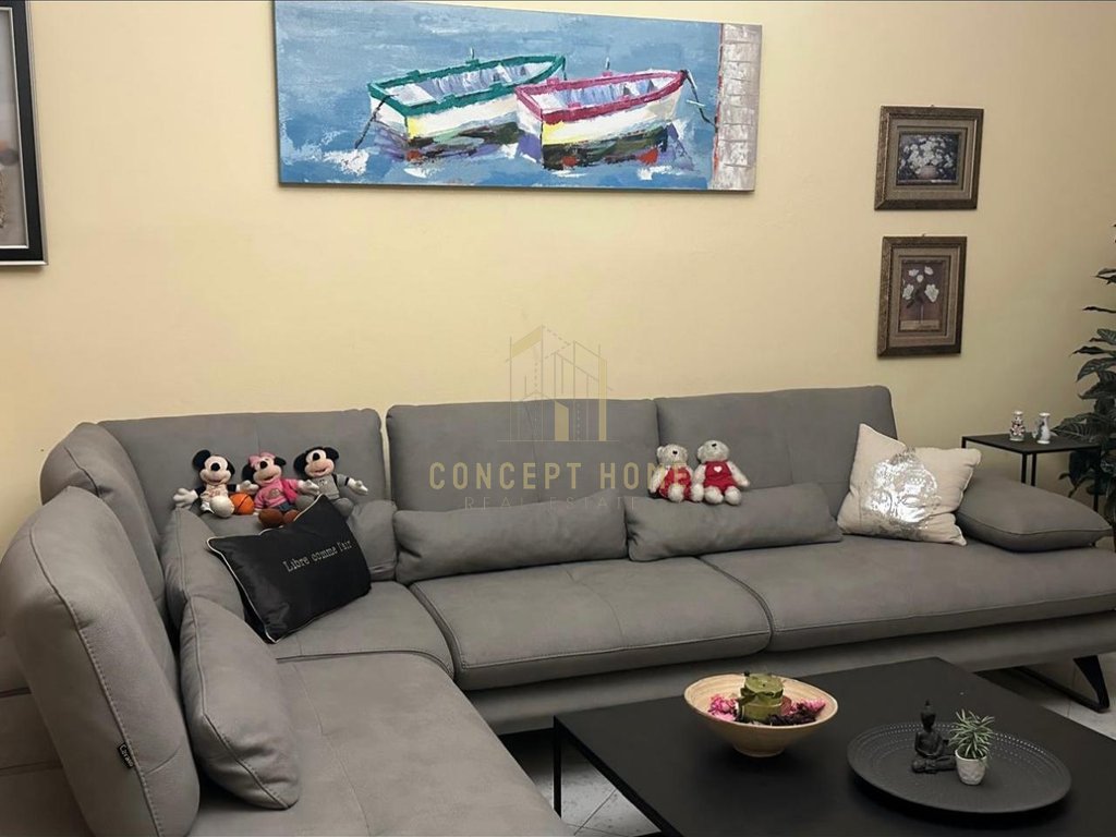 Shitet apartament 1+1 ne durres