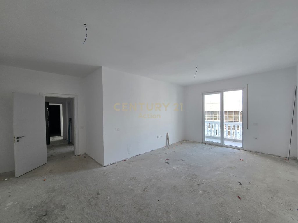 Apartamento à venda 2+1 "Rruga 7 Marsi" kamez!