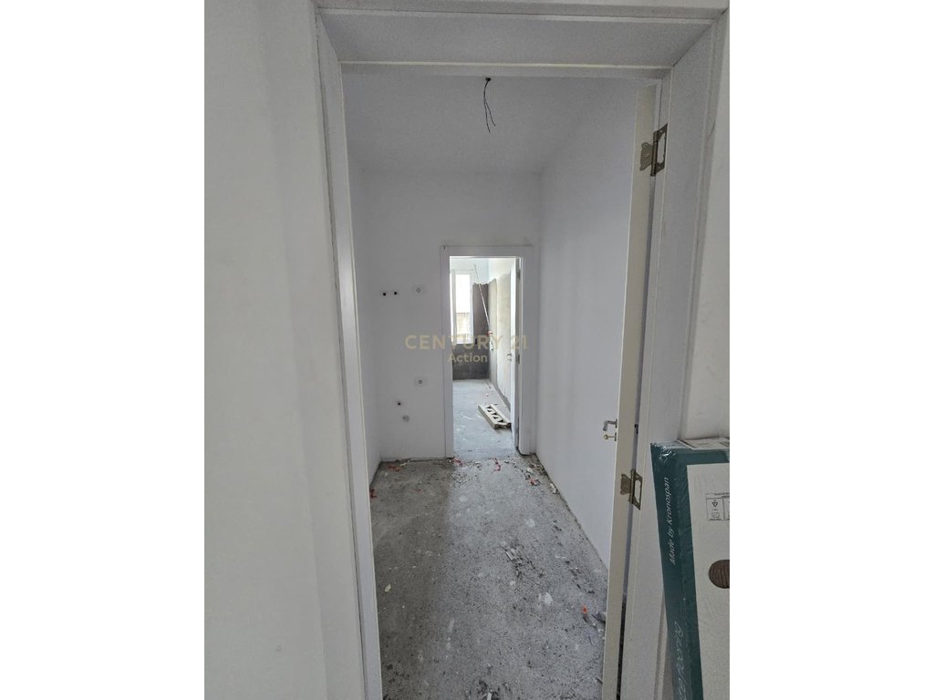 Apartamento à venda 2+1 "Rruga 7 Marsi" kamez!