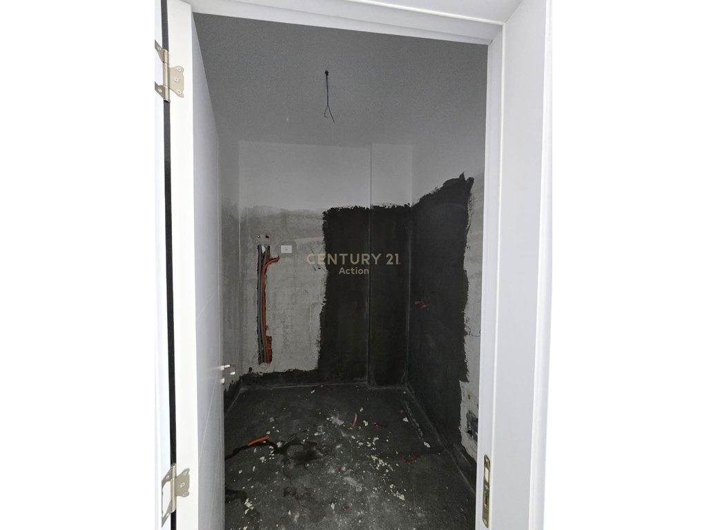 Apartamento à venda 2+1 "Rruga 7 Marsi" kamez!