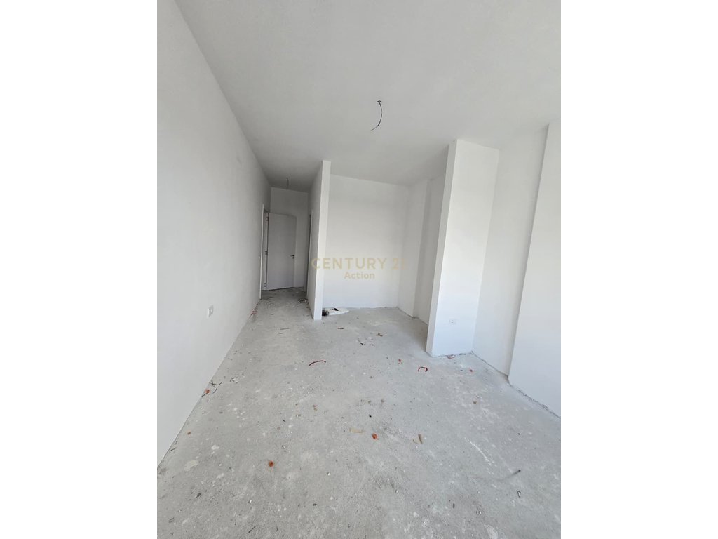 Apartamento à venda 2+1 "Rruga 7 Marsi" kamez!