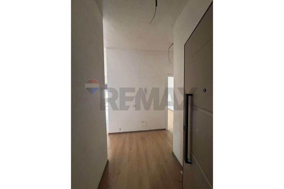 Apartamento 2+1+2 en venta en la residencia porta Tirana e re