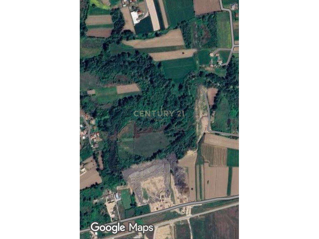 Terrain à vendre à rinas!