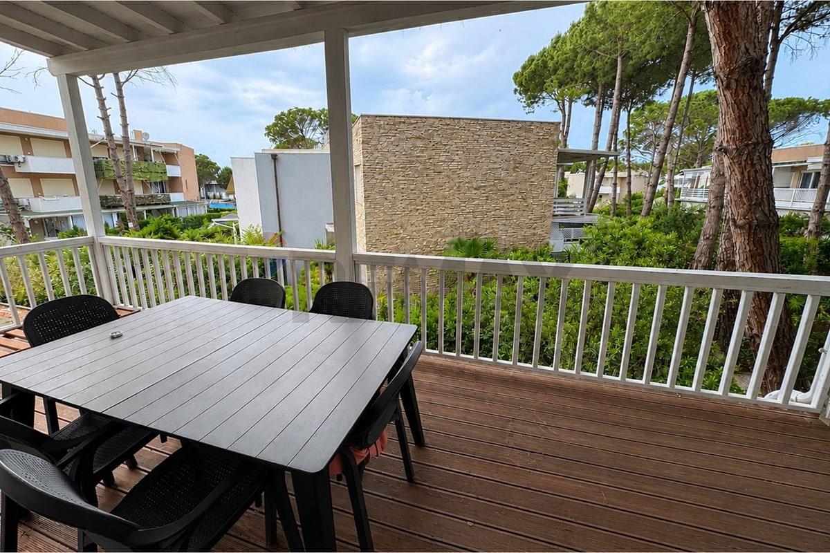 Apartamento 2+1 con balcón en venta en gjiri i lalzit lura 3