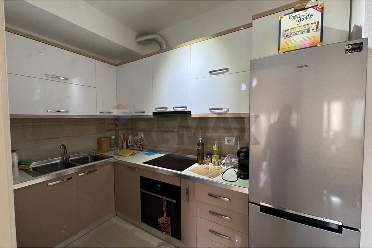 Apartamento 2+1 con balcón en venta en gjiri i lalzit lura 3 (3)