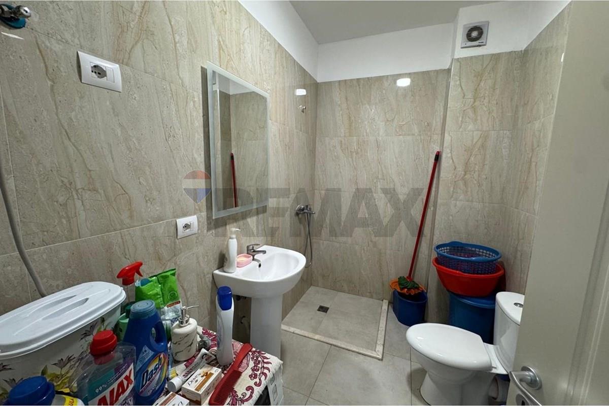 Apartamento 2+1 con balcón en venta en gjiri i lalzit lura 3 (7)