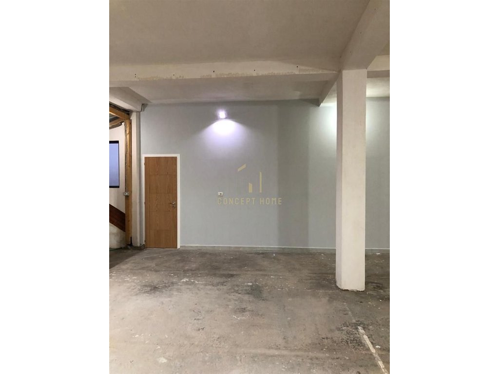 Spazio commerciale in affitto presso kafja e rremes, Tirana