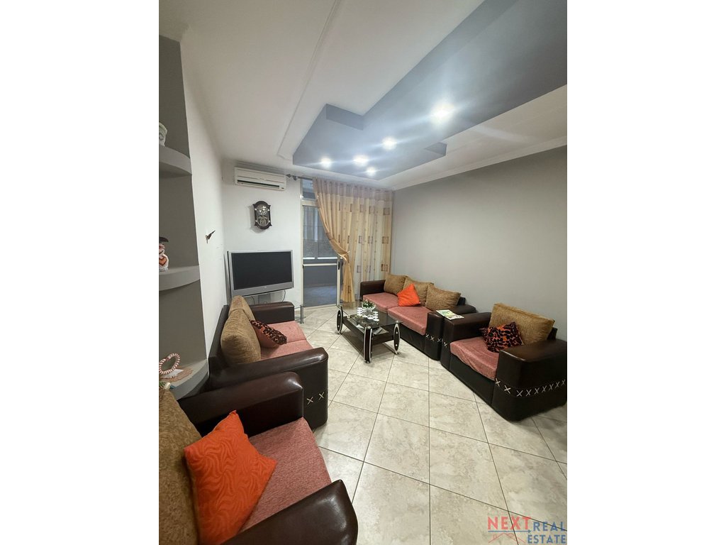 Für miete möbliertes apartment 2+1+2 in durres