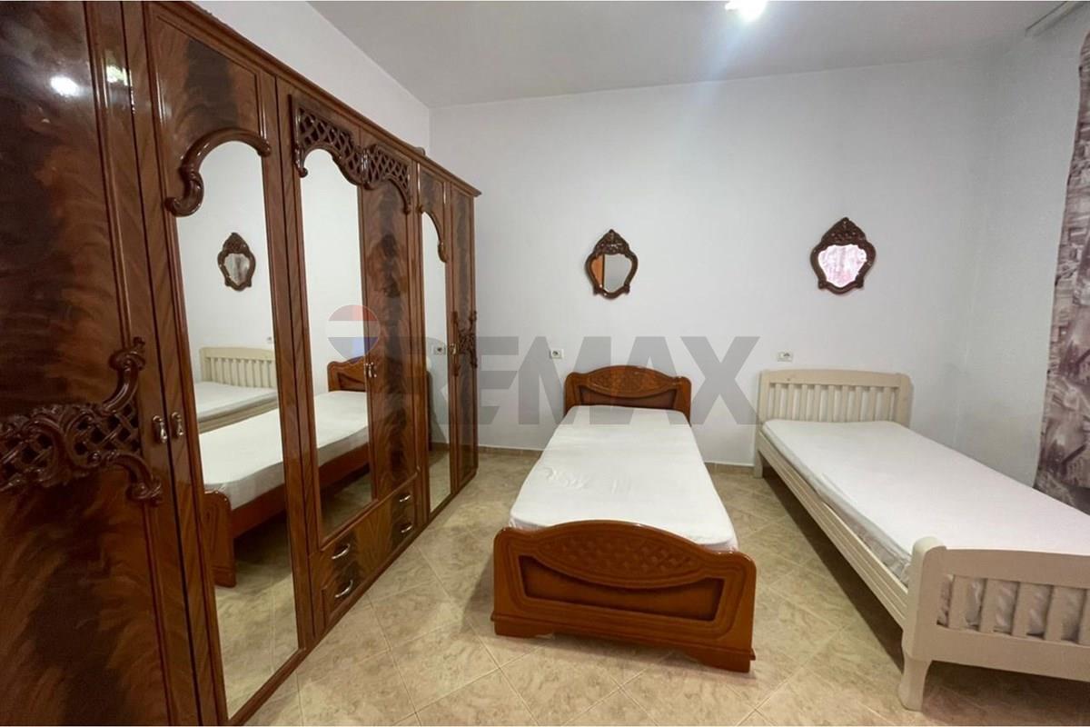 Jepet me qira shtëpi private kati 1