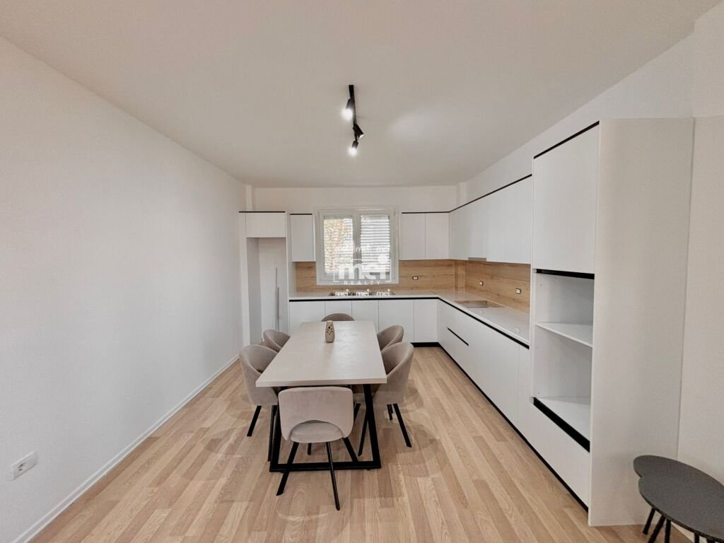 Villa im zentrum von golem zu verkaufen!