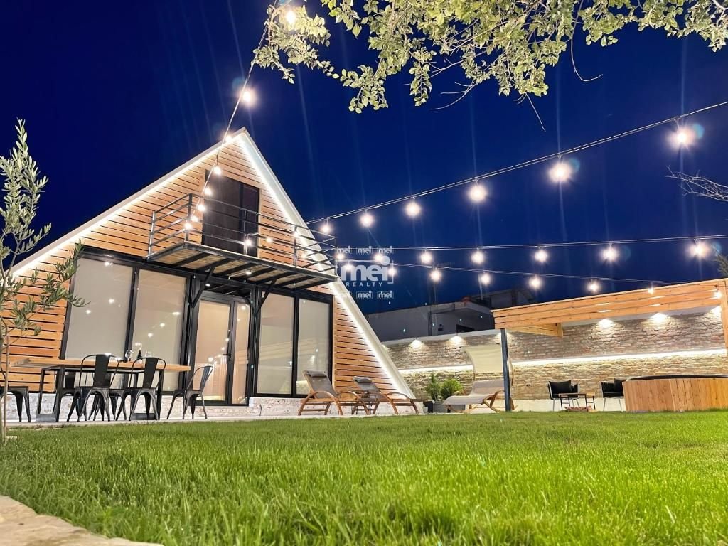 Villa avec jacuzzi à shkallnur !