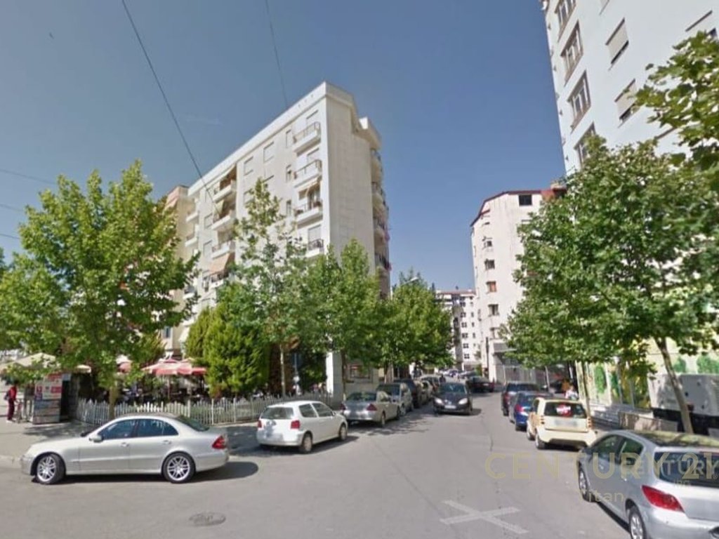 Espacio comercial en venta con entrada dedicada en la calle en don bosko!!