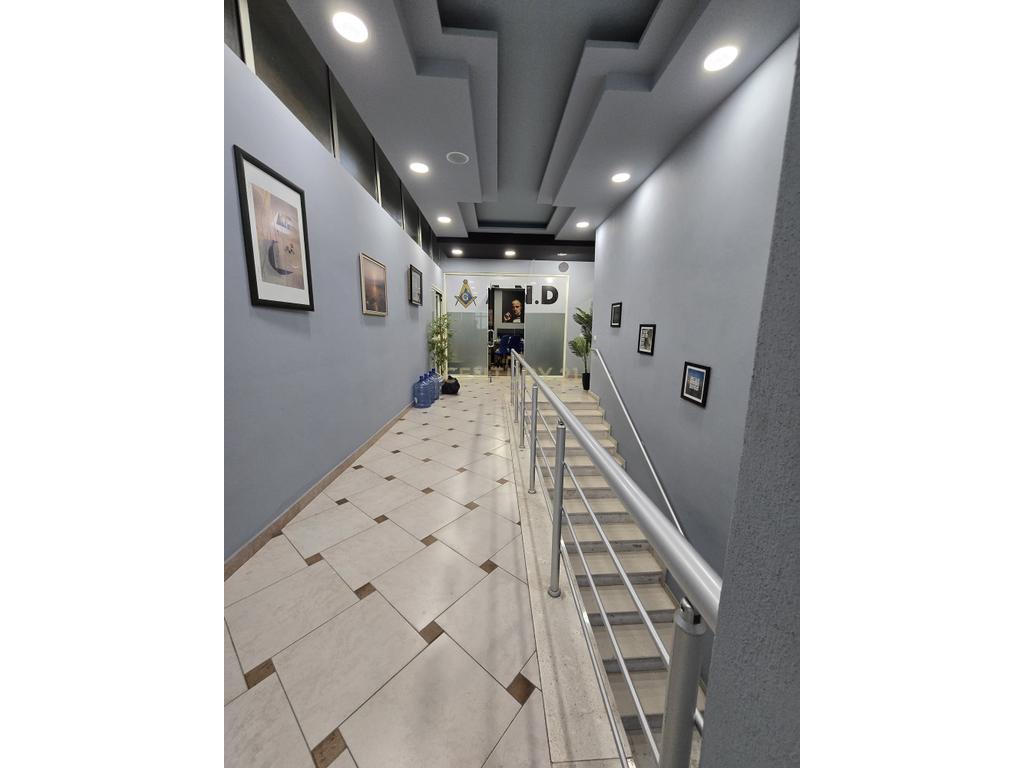 Espacio comercial en venta en Durrës, cerca de la calle mujo ulqinaku (1200 euro/m²)! (2)