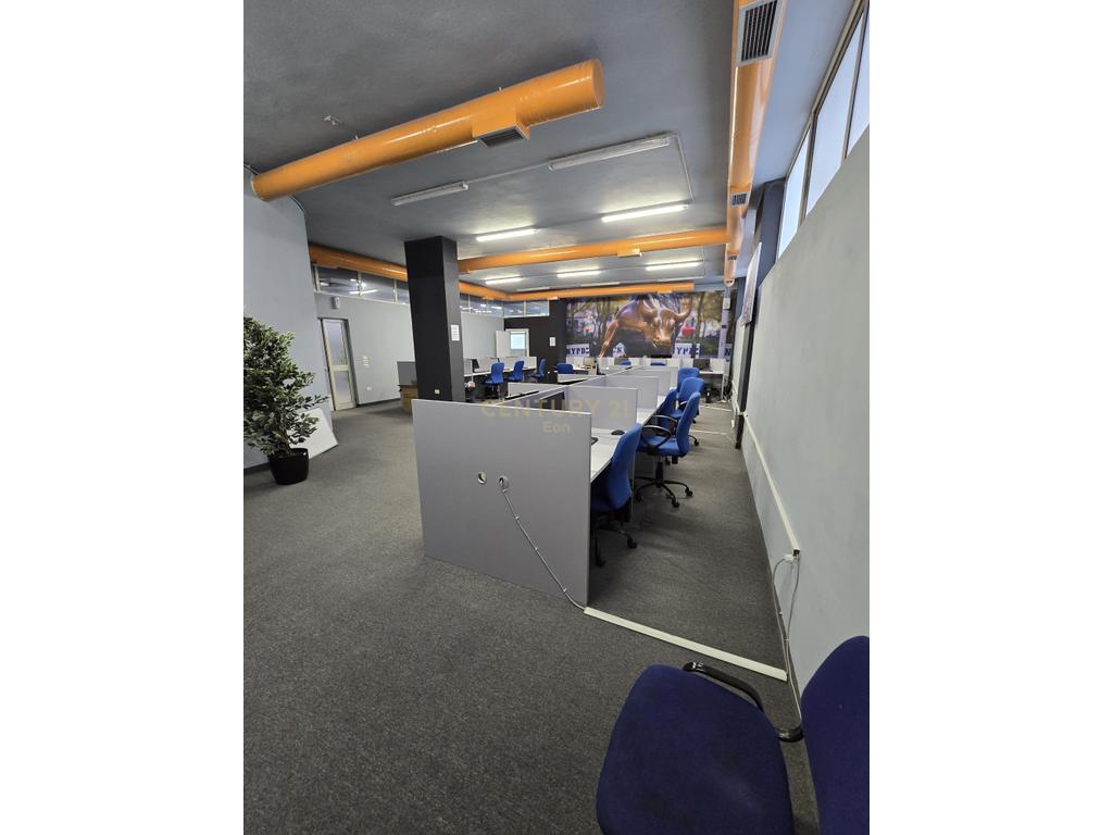 Espacio comercial en venta en Durrës, cerca de la calle mujo ulqinaku (1200 euro/m²)! (3)