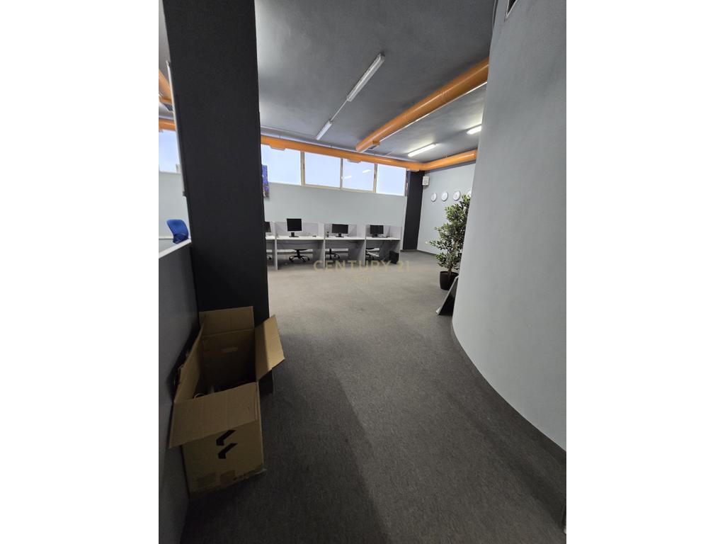 Espacio comercial en venta en Durrës, cerca de la calle mujo ulqinaku (1200 euro/m²)! (5)