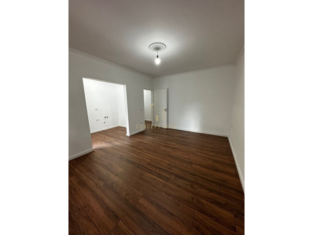 Apartament 2+1 për shitje në rruga e kavajes, Tiranë