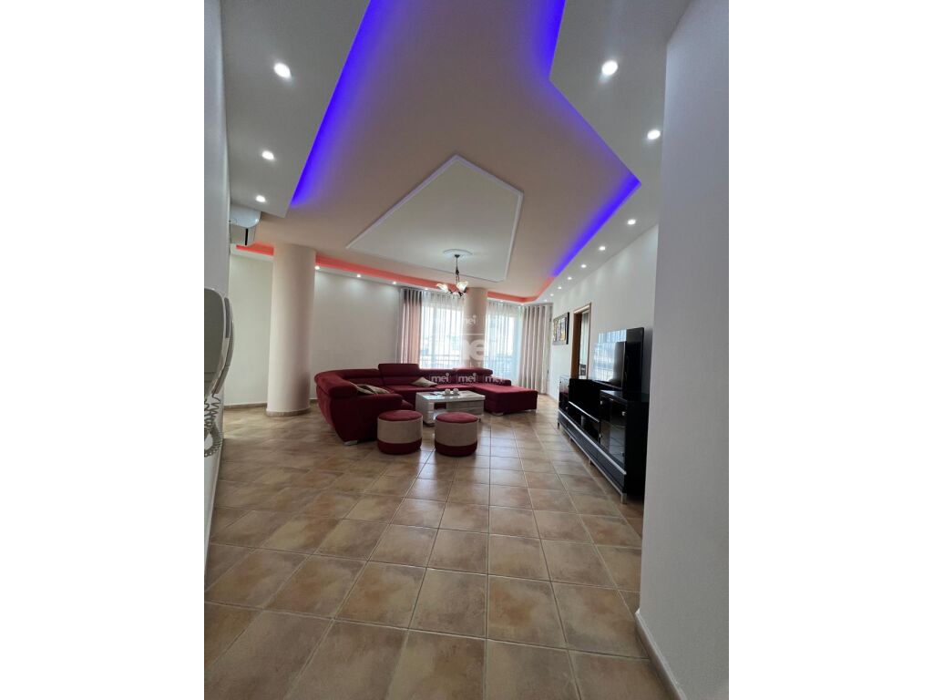 Apartment for sale 2+1+2 near the building!