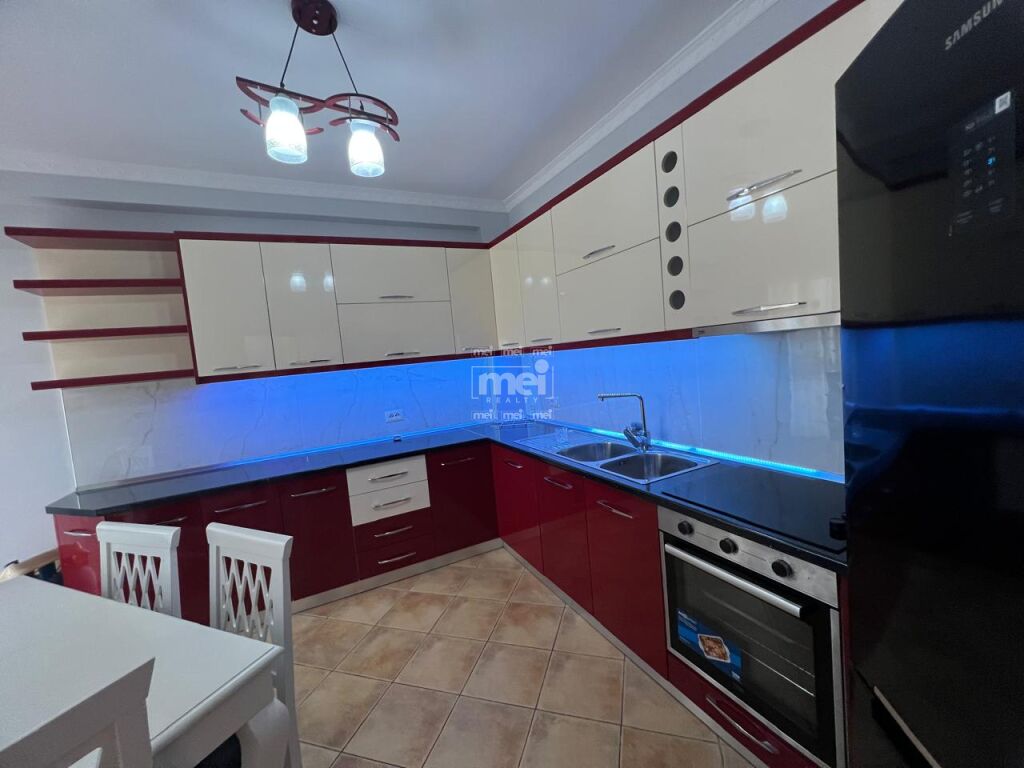 Apartment for sale 2+1+2 near the building!