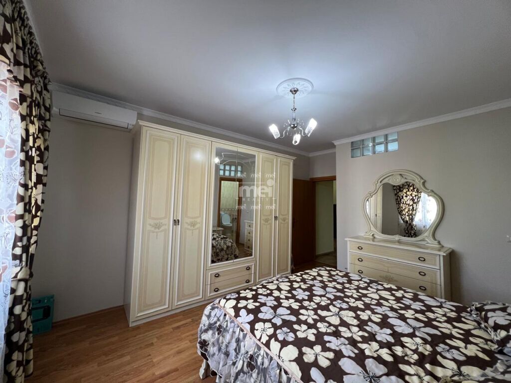 Apartment for sale 2+1+2 near the building!
