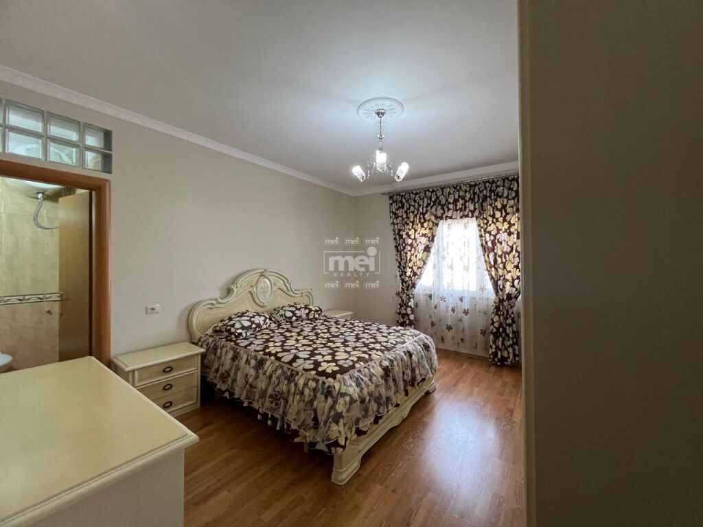 Apartment for sale 2+1+2 near the building!
