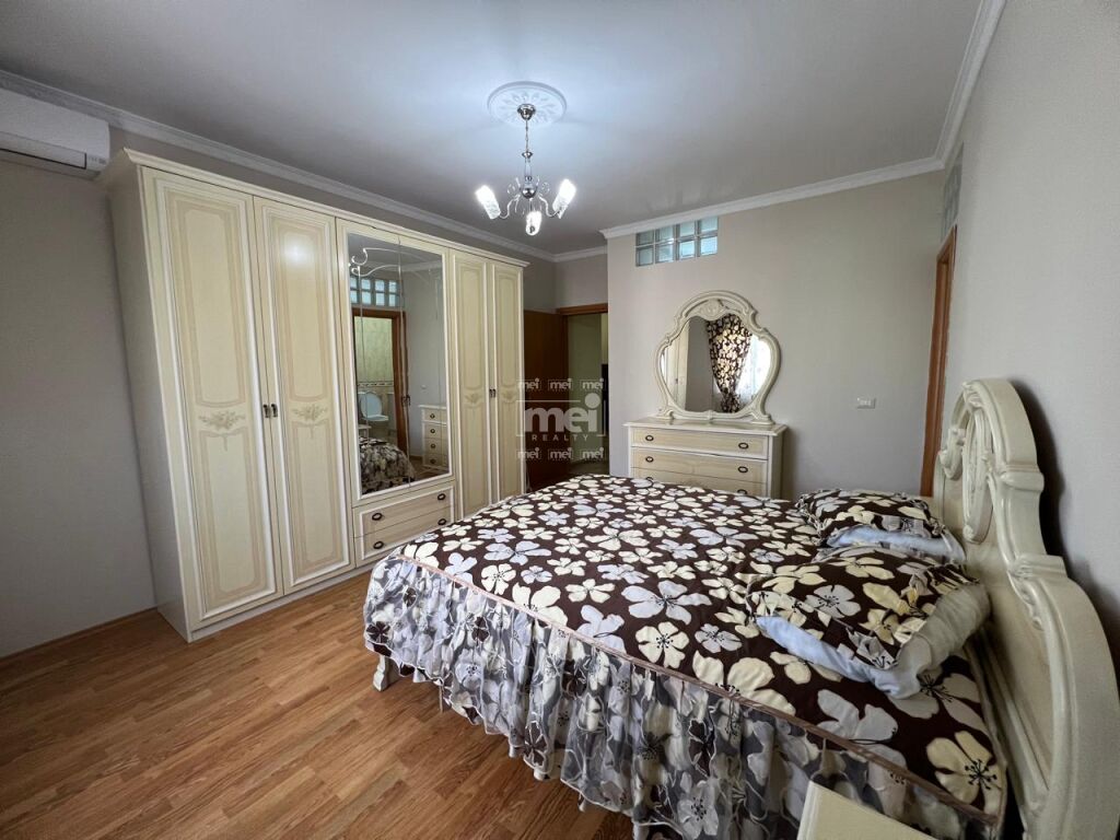 Apartment for sale 2+1+2 near the building!