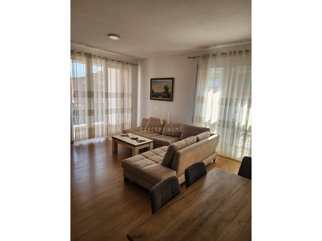 For rent: 2+1+2 apartment near rruga e dibres