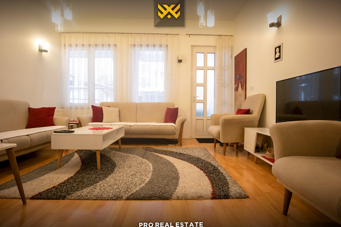 Shtëpi 360m² me #qira në qendër