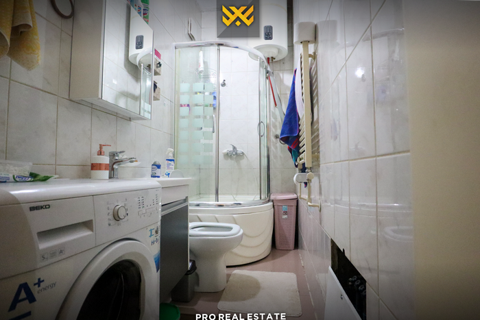 Shtëpi 360m² me #qira në qendër