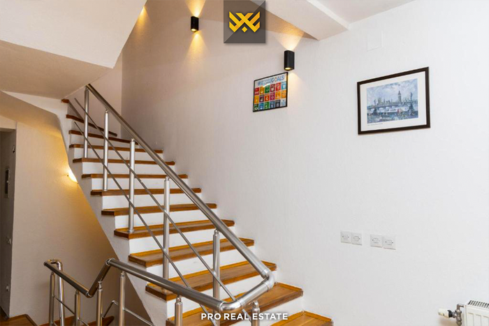 Shtëpi 360m² me #qira në qendër