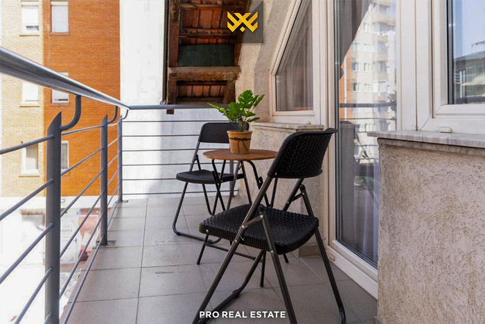 Shtëpi 360m² me #qira në qendër
