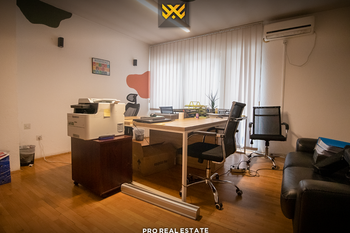 Shtëpi 360m² me #qira në qendër