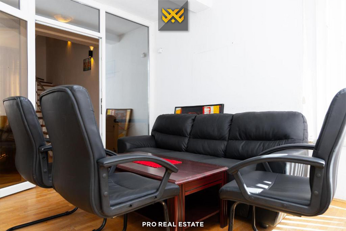 Shtëpi 360m² me #qira në qendër